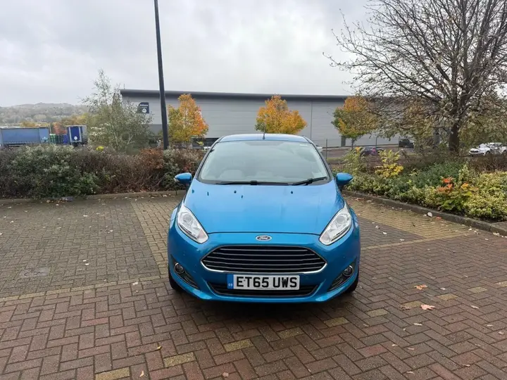 Ford Fiesta 2016 photo 2