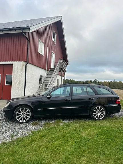 Mercedes-Benz E270 2003 photo 3