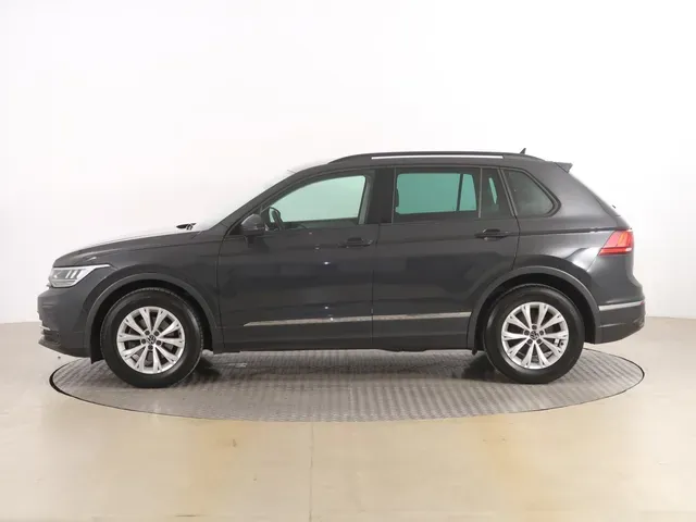 Volkswagen Tiguan 2021 photo 2