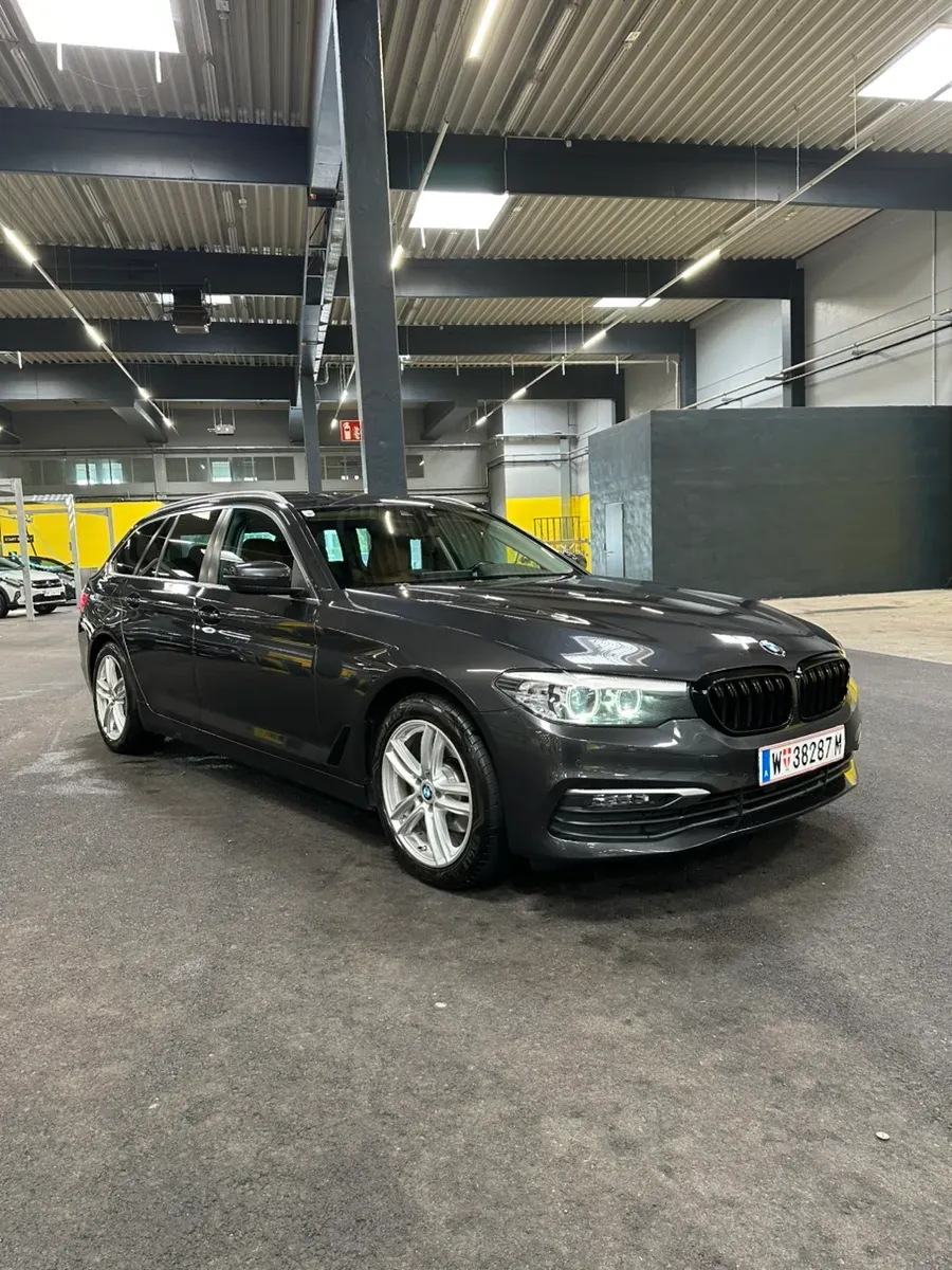 BMW 5 Series 2019 photo 3