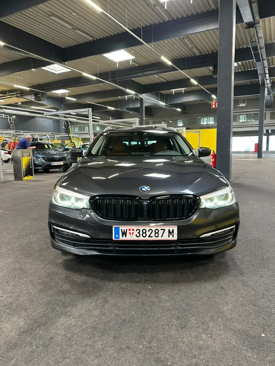 BMW 5 Series 2019 photo 2