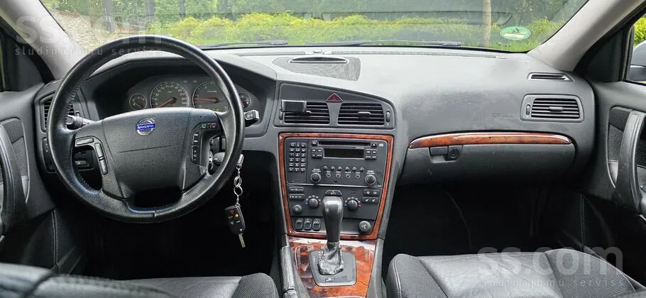 Volvo V70 2006 photo 2