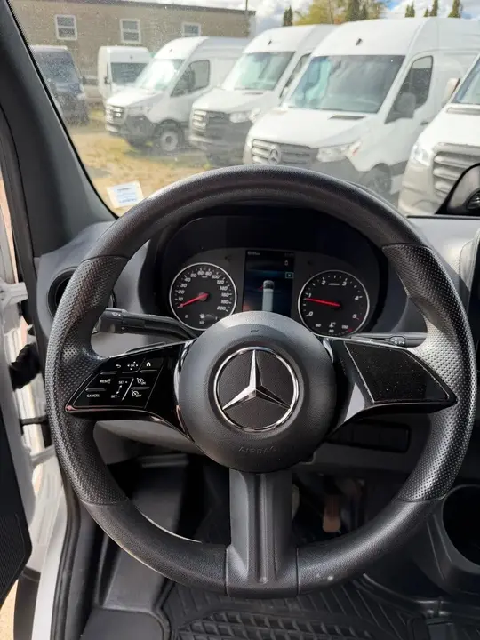 Mercedes-Benz Sprinter 2025 photo 3