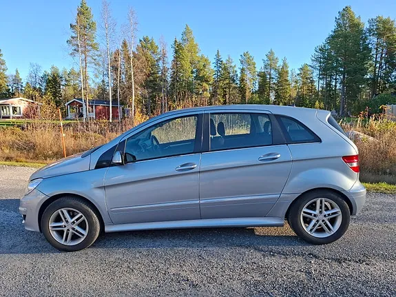 Mercedes-Benz B200