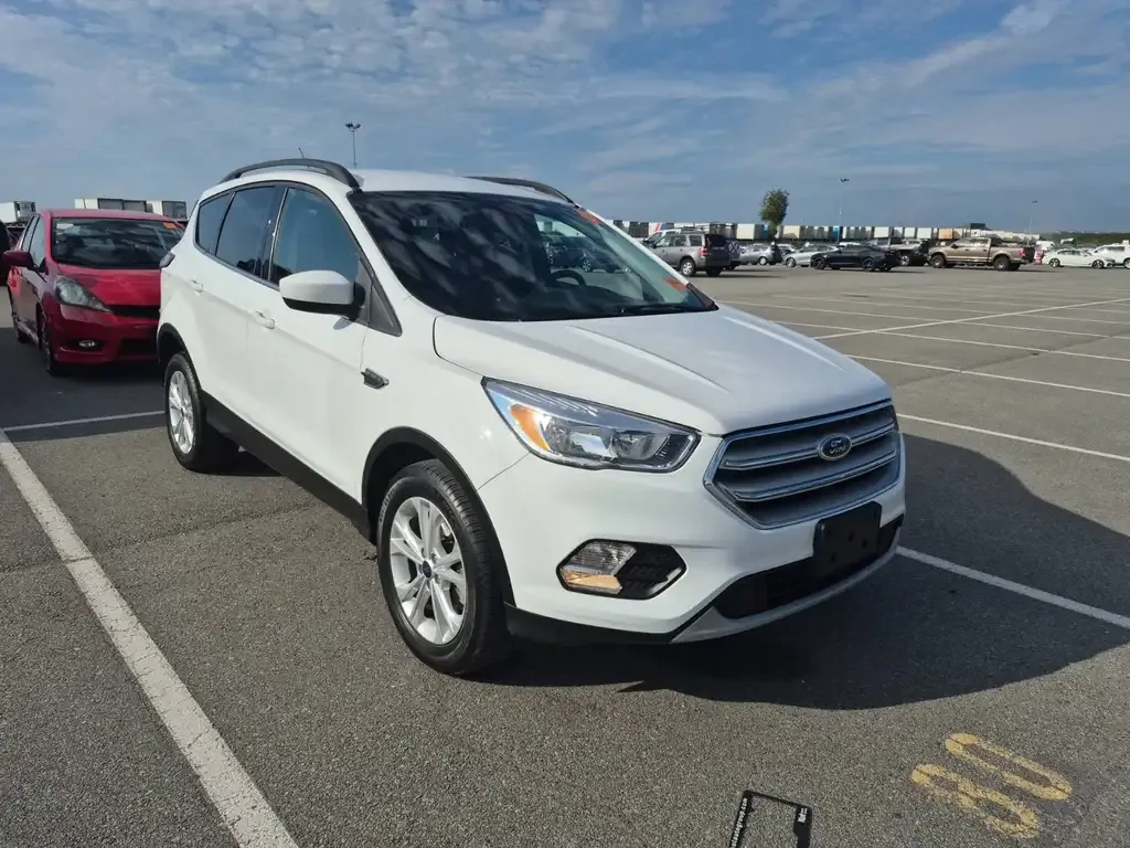 Ford Escape 2018 photo 2