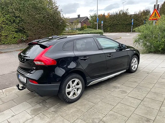 Volvo V40 Cross Country 2019 photo 2