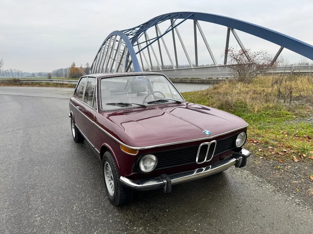 BMW 2002 1975 photo 2