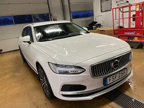 Volvo V90 2023 photo 2