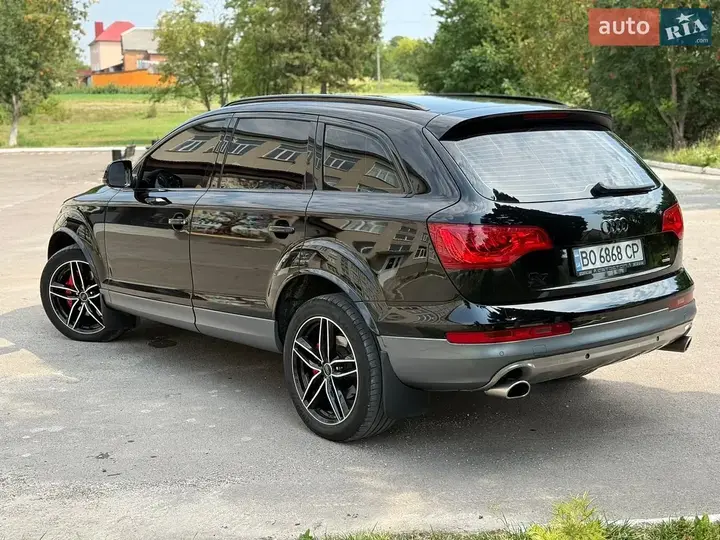 Audi Q7 2011 photo 2