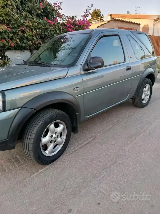 Land Rover Freelander 2005 photo 2