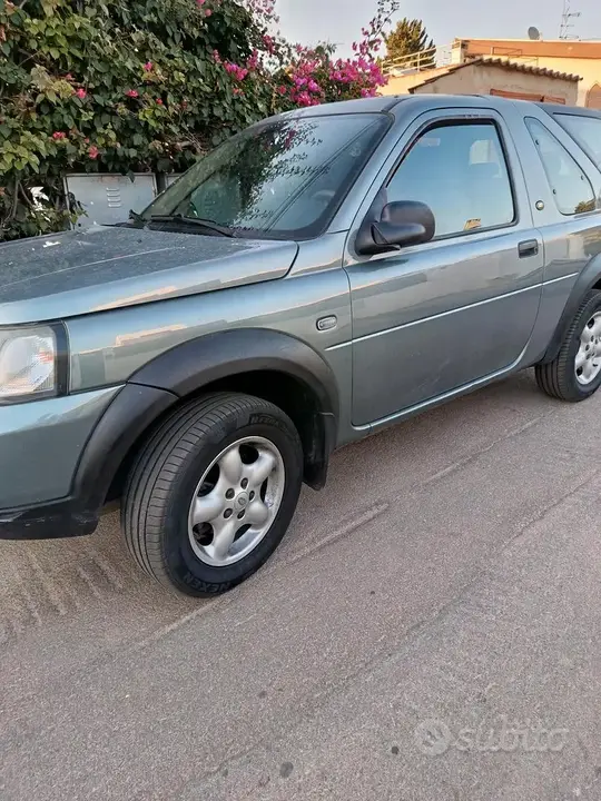 Land Rover Freelander 2005 photo 3