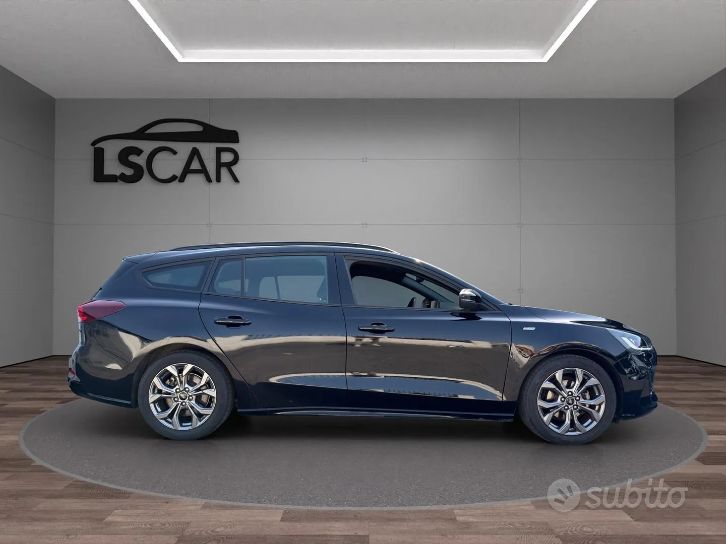 Ford Focus 2023 photo 2