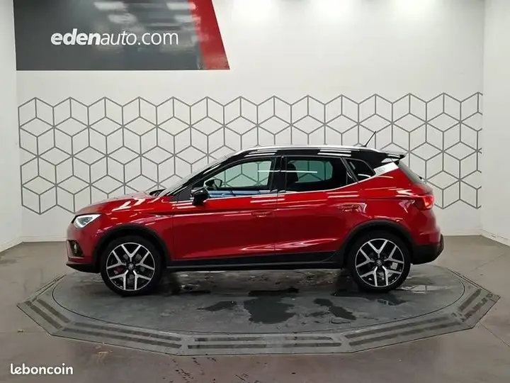Seat Arona 2019 photo 2