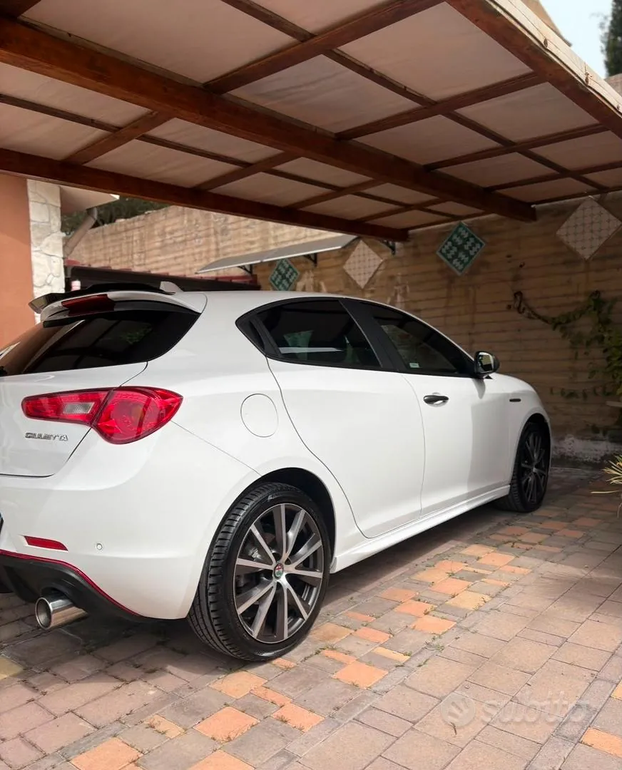 Alfa Romeo Giulietta 2016 photo 3