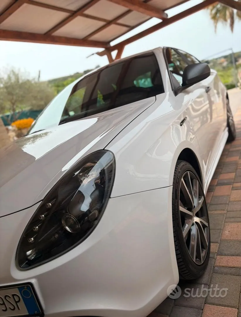 Alfa Romeo Giulietta 2016 photo 2