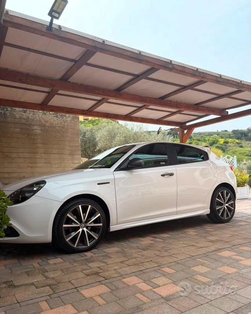 Alfa Romeo Giulietta 2016 photo 5