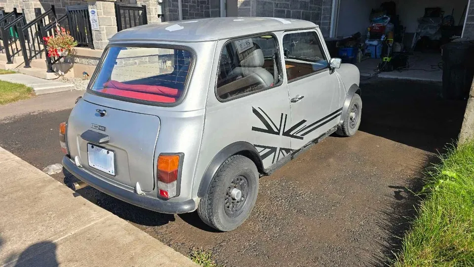 Austin Mini 1979 photo 2