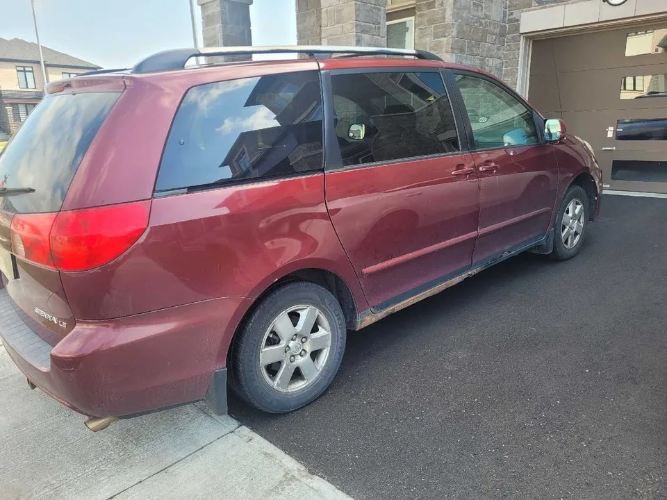Toyota Sienna 2008 photo 2