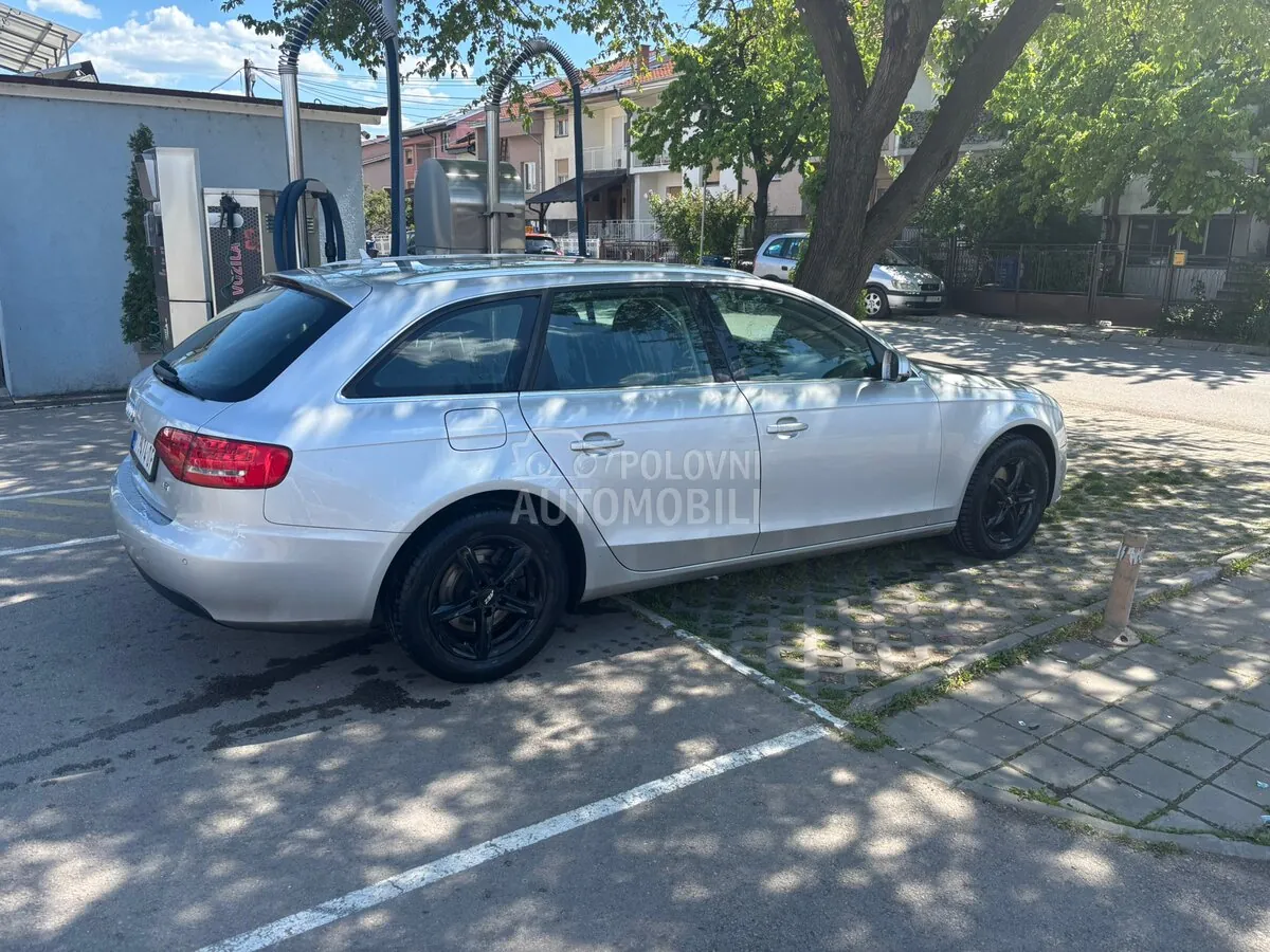 Audi A4 2009 photo 2