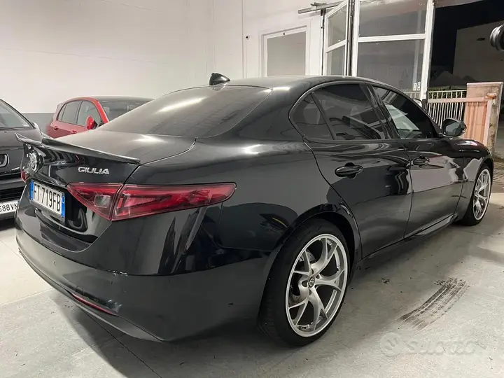 Alfa Romeo Giulia 2018 photo 4