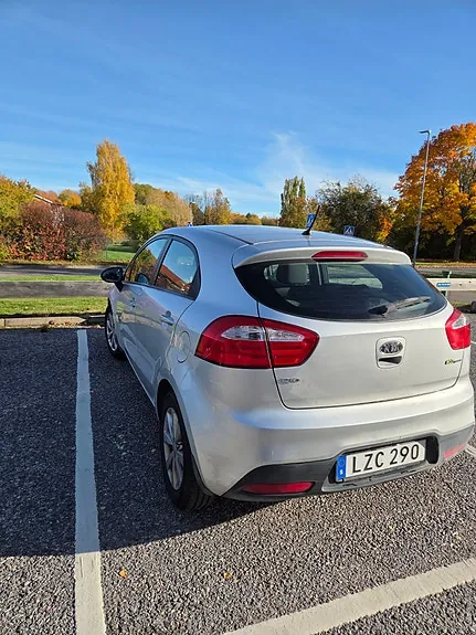 Kia Rio 2012 photo 2