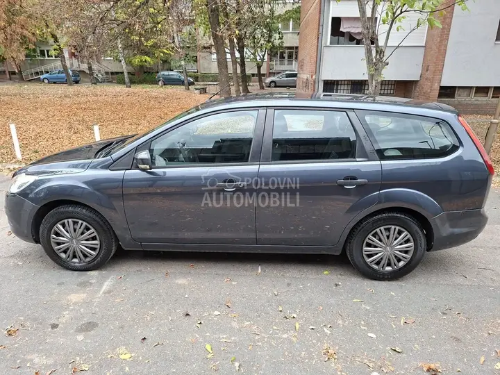 Ford Focus 2010 photo 3