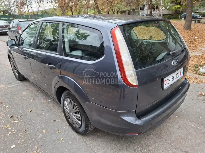 Ford Focus 2010 photo 4