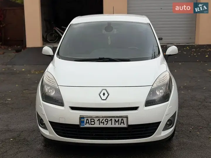 Renault Scenic 2011 photo 2