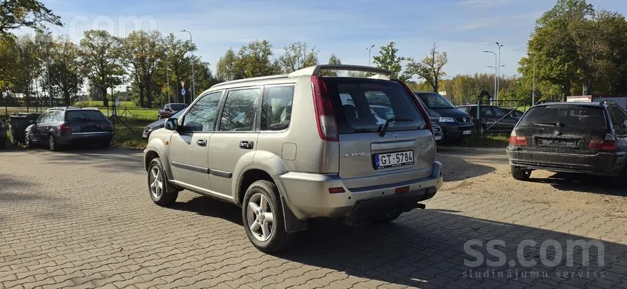 Nissan X-Trail 2003 photo 4