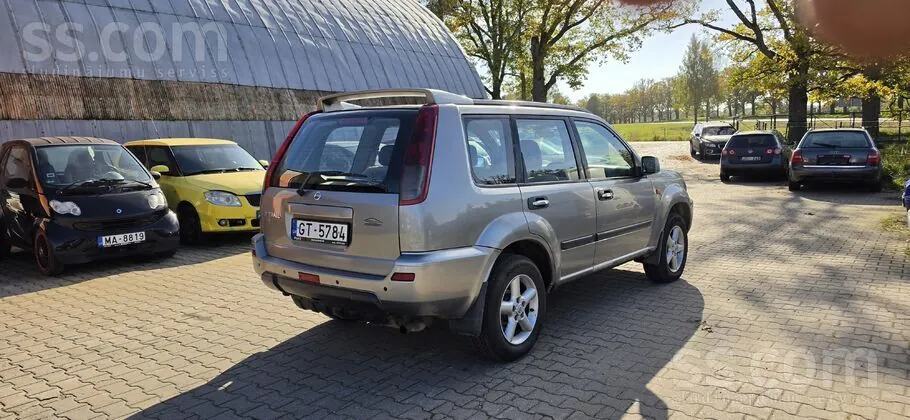 Nissan X-Trail 2003 photo 3