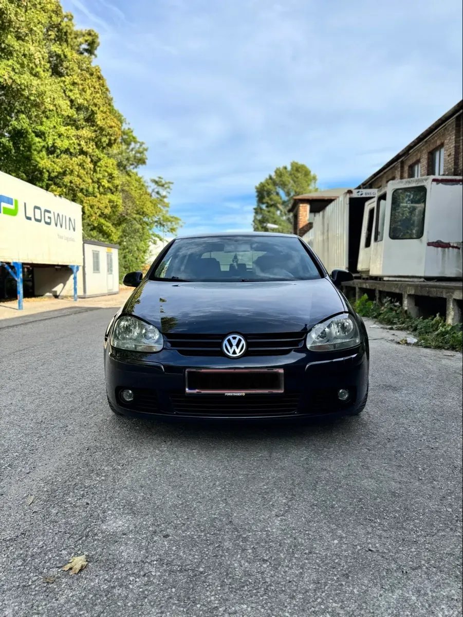 Volkswagen Golf 2003 photo 2