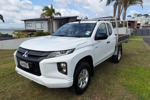 Mitsubishi Triton