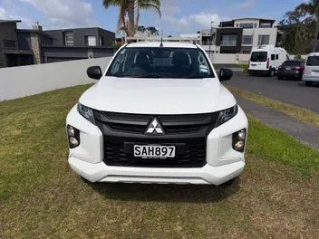 Mitsubishi Triton 2023 photo 3