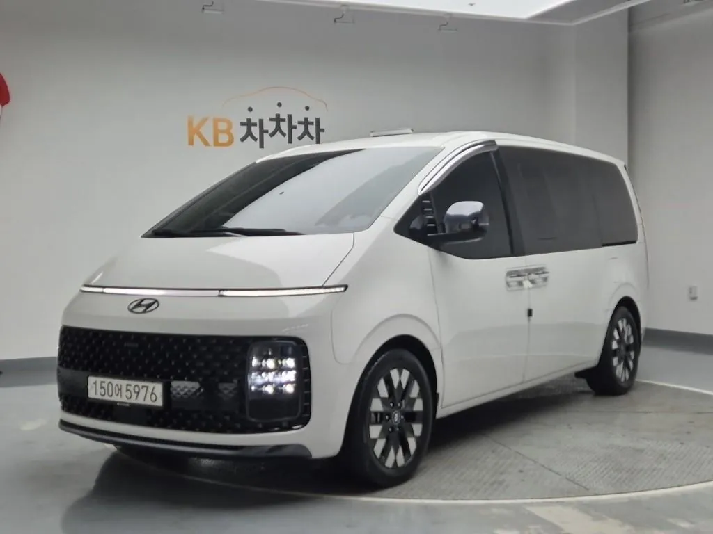 Hyundai Staria