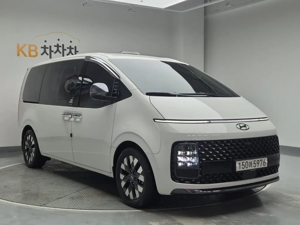 Hyundai Staria 2024 photo 4