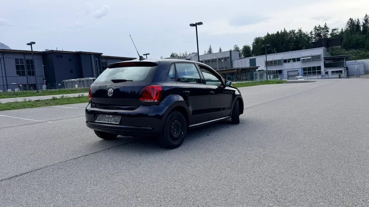 Volkswagen Polo 2011 photo 2