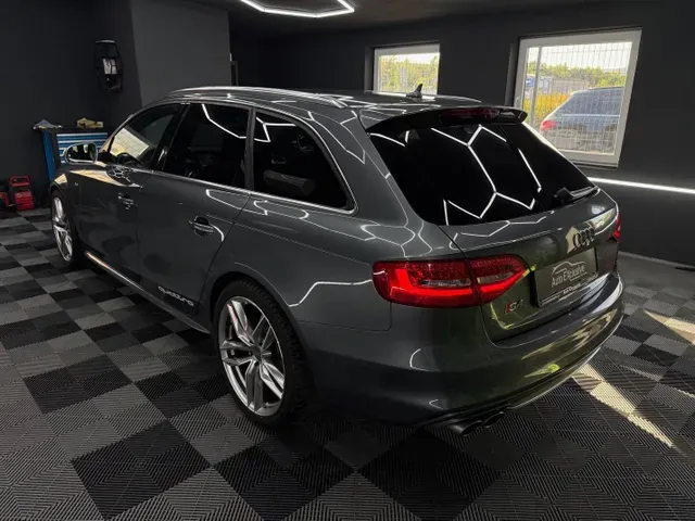 Audi A4 Avant 2012 photo 3