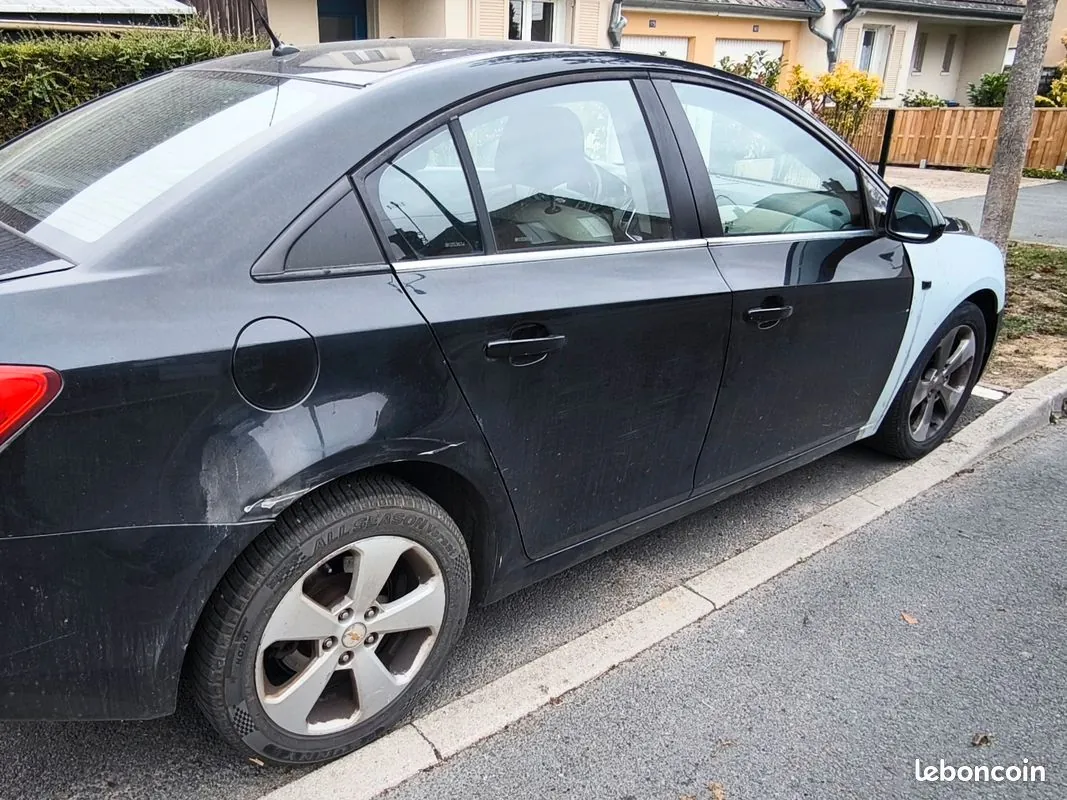 Chevrolet Cruze 2011 photo 2