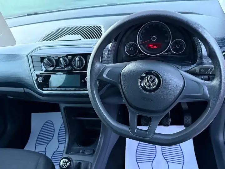 Volkswagen Up 2017 photo 5