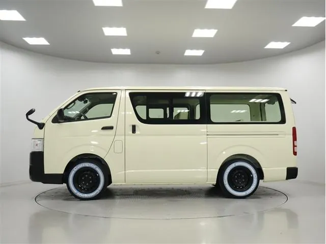 Toyota Hiace Van 2020 photo 4