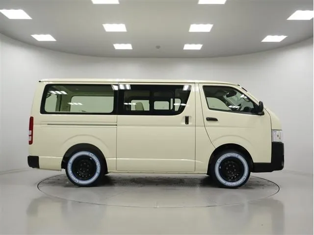 Toyota Hiace Van 2020 photo 5