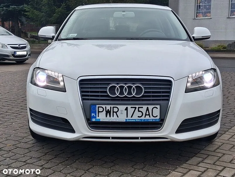Audi A3 Sportback 2010 photo 2