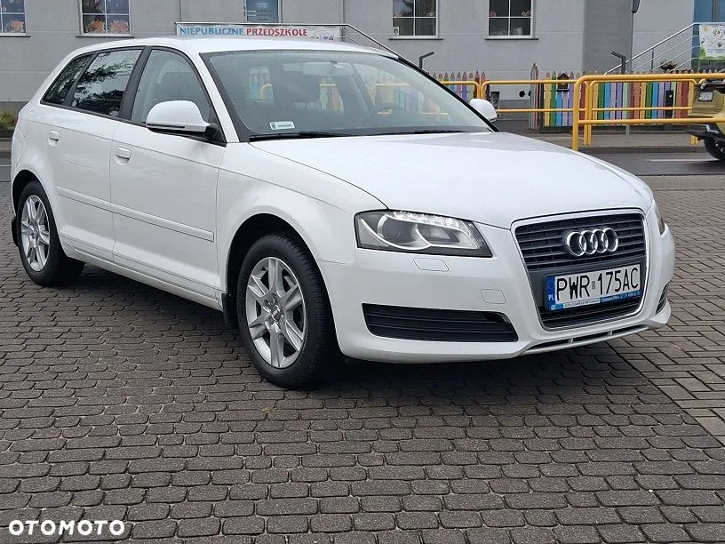 Audi A3 Sportback 2010 photo 3