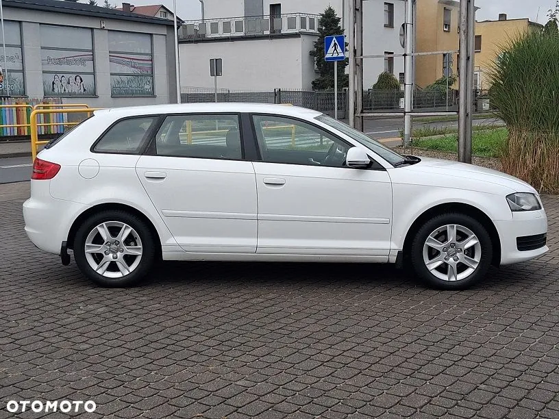 Audi A3 Sportback 2010 photo 4