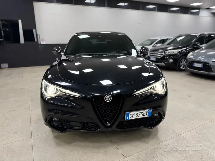 Alfa Romeo Stelvio 2023 photo 2