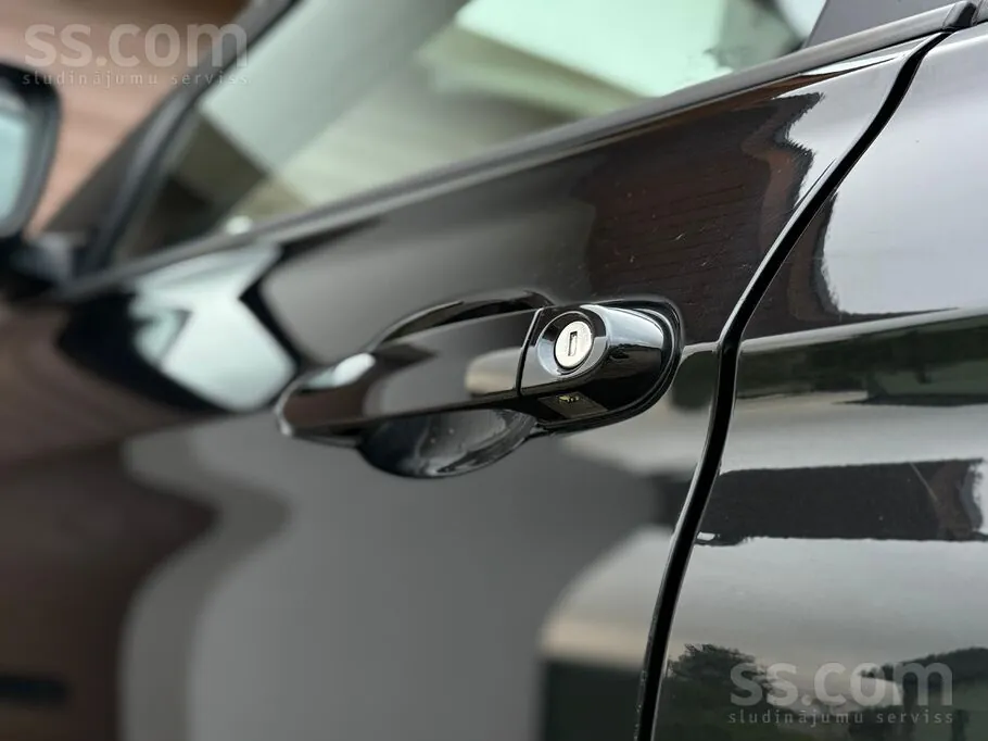 BMW 318 2019 photo 5