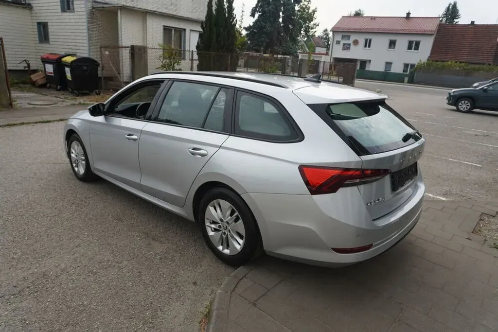 Skoda Octavia 2021 photo 3