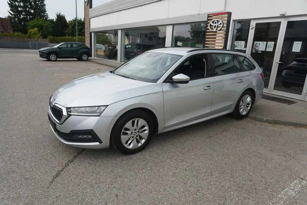 Skoda Octavia 2021 photo 2