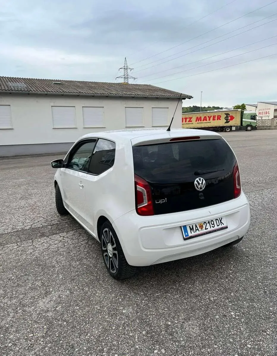 Volkswagen Up 2012 photo 3