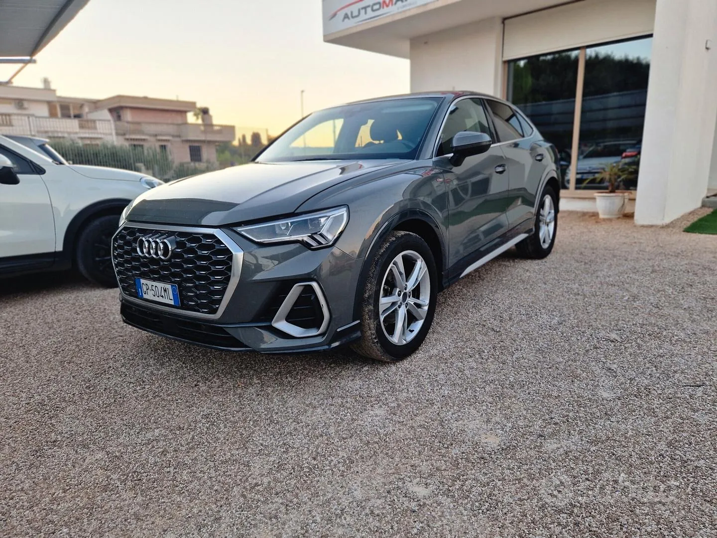 Audi Q3 2023 photo 2